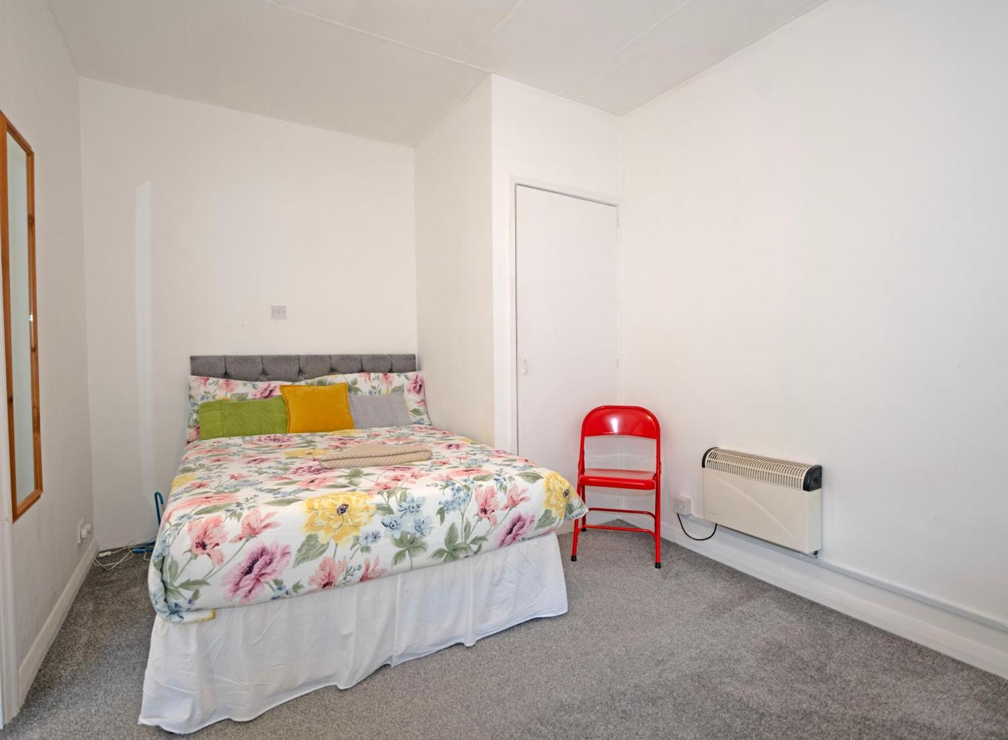 Flat In Clapham Budget Friendly Stay London Exteriör bild