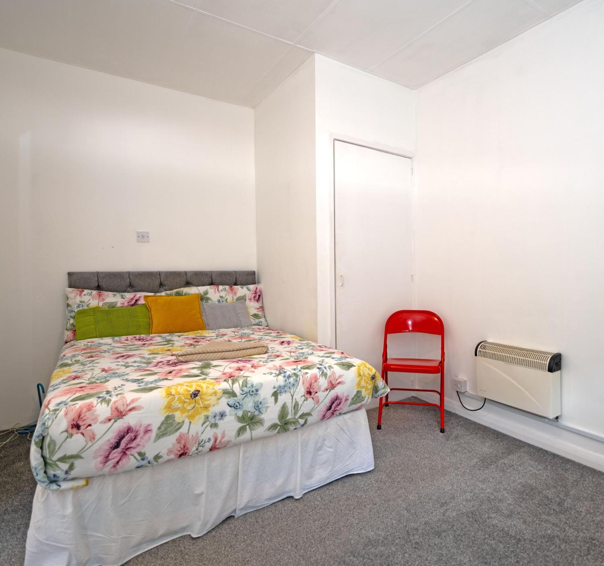 Flat In Clapham Budget Friendly Stay London Exteriör bild