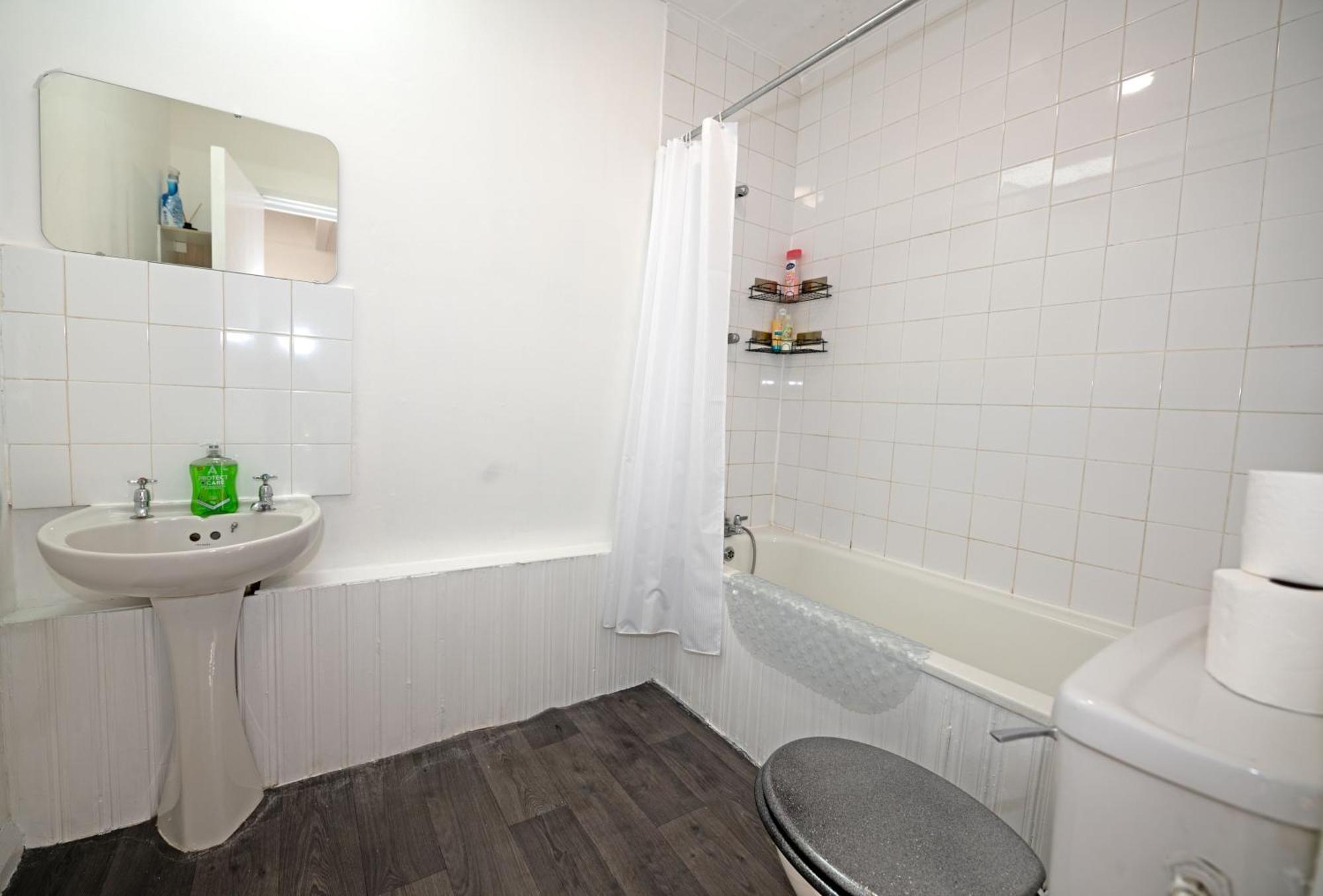 Flat In Clapham Budget Friendly Stay London Exteriör bild